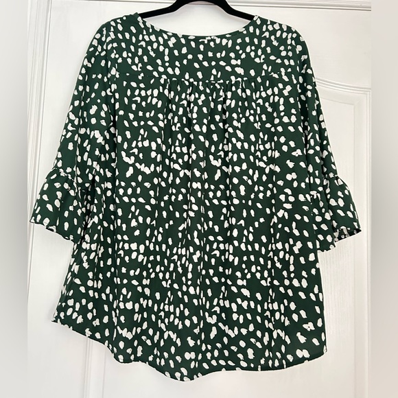 Hailey & Co Dark Green Blouse with White Polka Dots and Bell Sleeves Size Medium - Picture 8 of 8